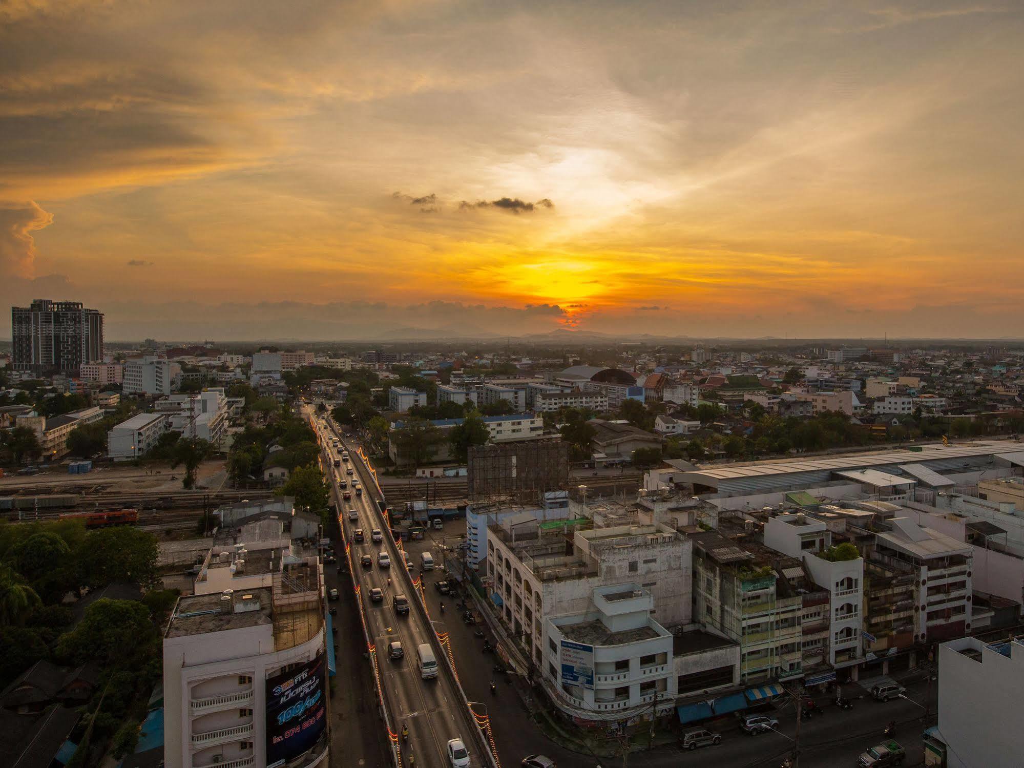 V.L. Hatyai Hotel Hat Yai Exteriör bild